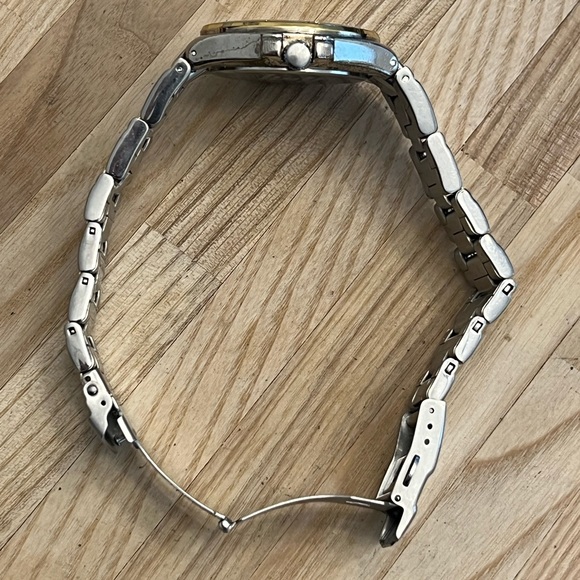 Armitron Men’s Watch Vintage Two Tone Bracelet Yellow Dial Day Date Windows - Picture 6 of 11